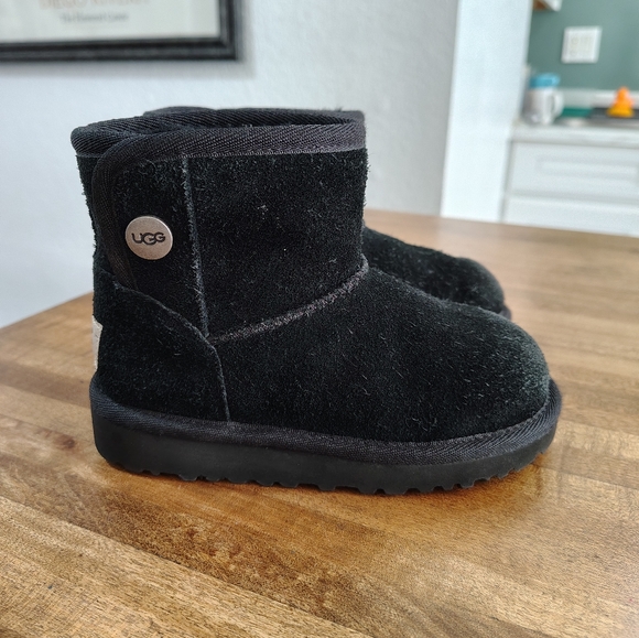 UGG Jona Boot Girls Size 9 Ankle Boots Black Winter Suede Solid - Picture 5 of 7
